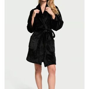 Victoria Secret's Women Large Black Short Cozy Bath Robe